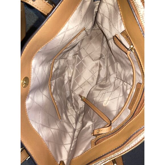 MICHAEL KORS, LARGE BROWN SAFFIANO LEATHER SHOULDER BAG - Picture 11 of 12